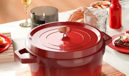 What are dutch ovens made of？缩略图