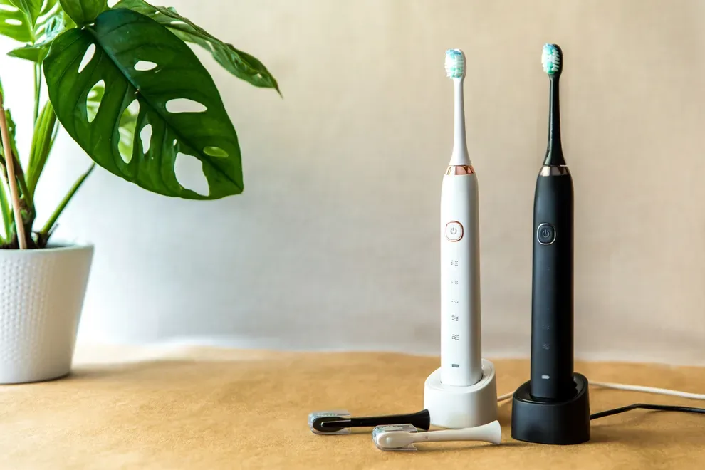 Which color electric toothbrush is better?缩略图