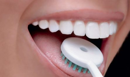 brush tongue with electric toothbrush