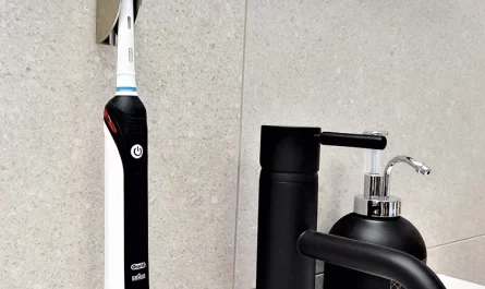 brush a temporary crown with an electric toothbrush