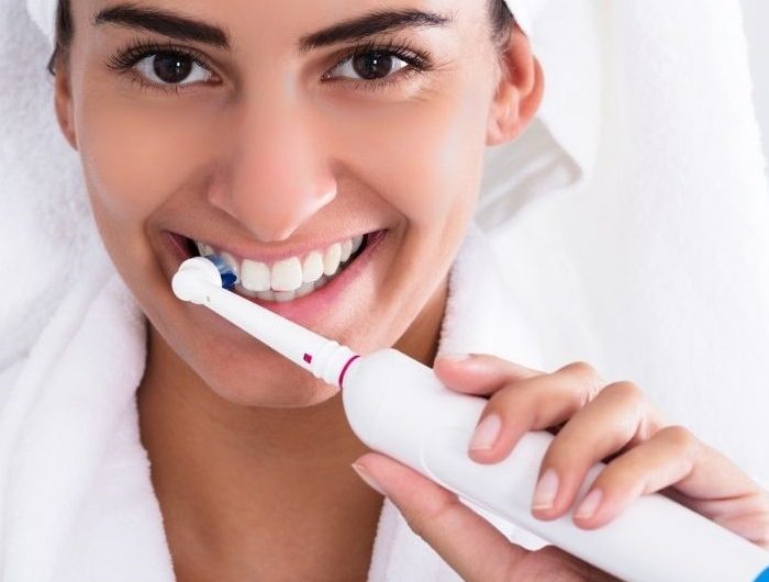 How to Brush Teeth with an Electric Toothbrush for Oral Hygiene